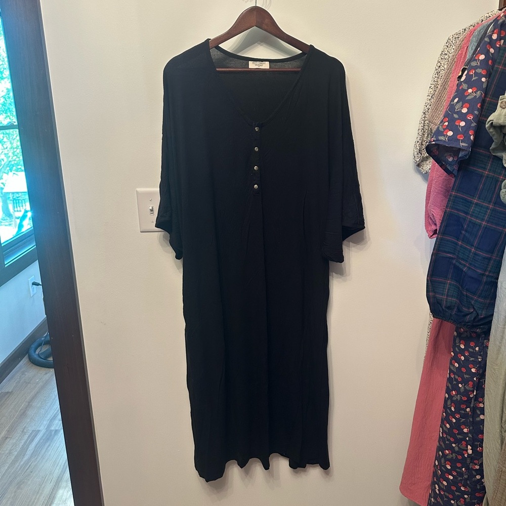 Dwell and Slumber Classic Caftan House Dress – Black